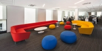 Ý nghĩa và cách phối hợp màu đỏ trong thiết kế nội thất văn phòng